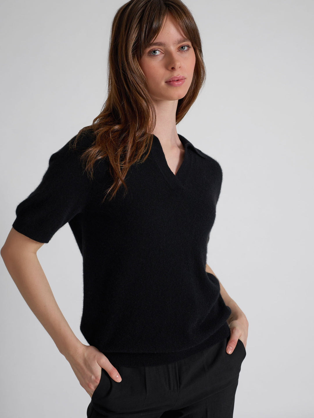 Cashmere piquet "Rikke" i 100% ren cashmere. Norsk design fra Kashmina. Farge: Sort.