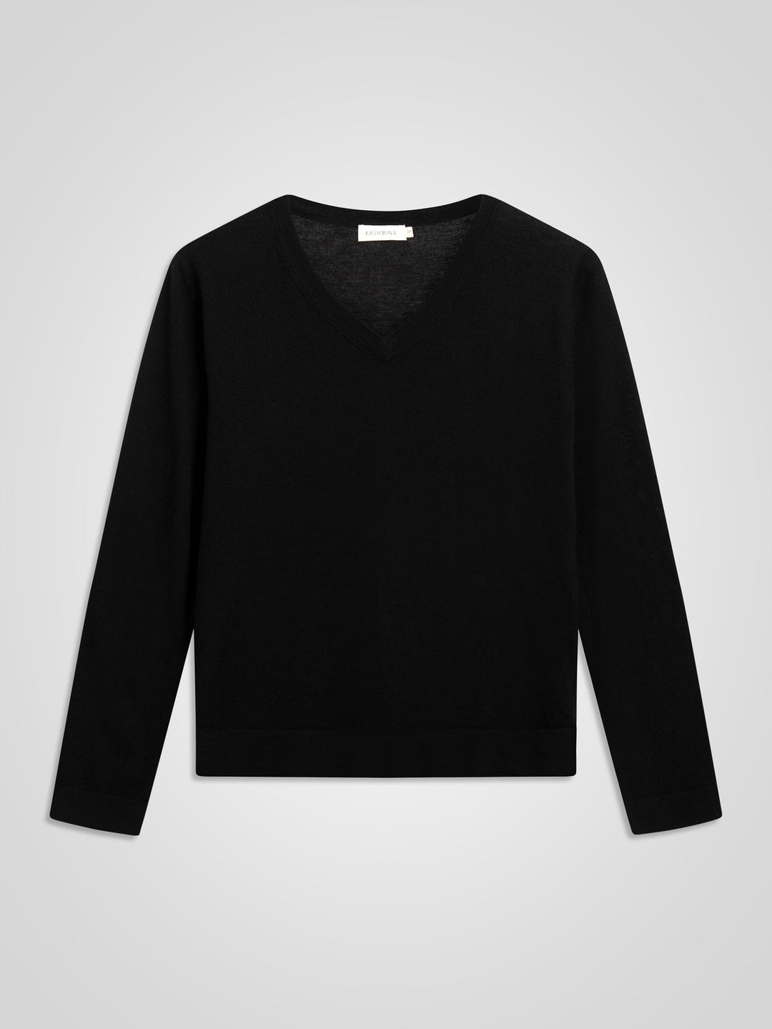 Kashmirgenseren "Aina", laget i 100 % ren cashmere. Norsk design fra Kashmina. Farge: Sort.