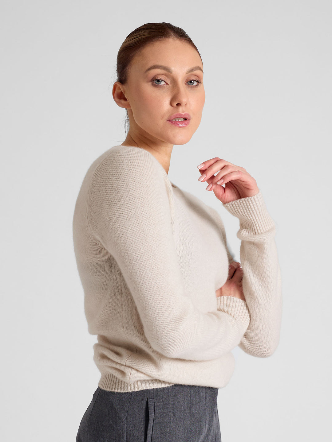 Kashmirgenser "Saga" i 100% kashmirull. Farge: Perlemor. Norsk design fra Kashmina.