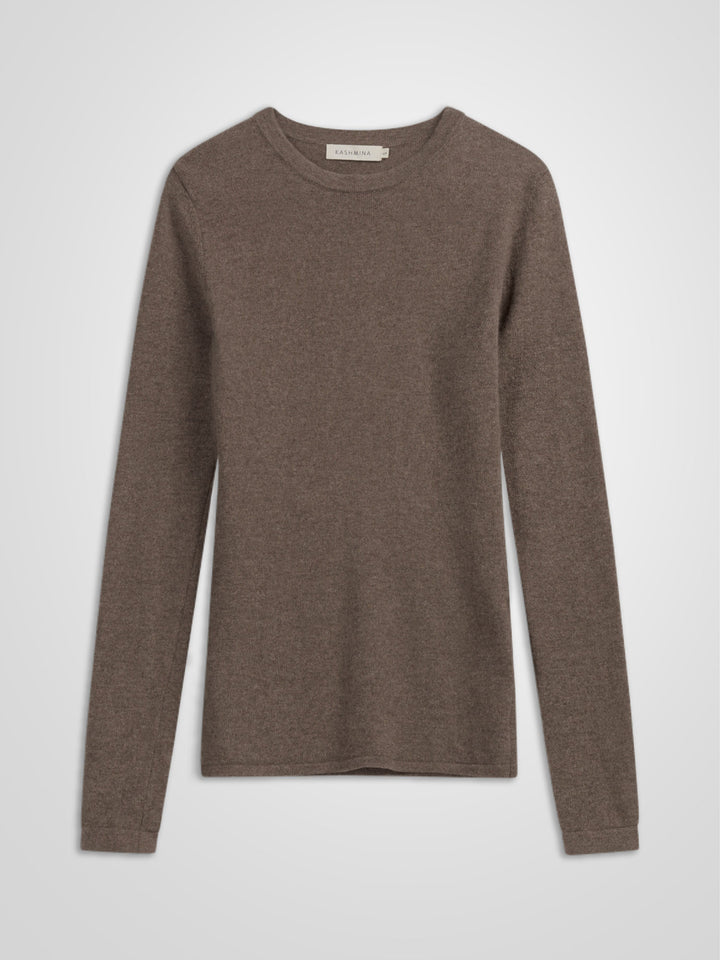 Tettsittende kashmirgenser, "unni" i 100 ren kasjmirull, cashmere. Norsk design fra Kashmina. Farge: Dark Toast.