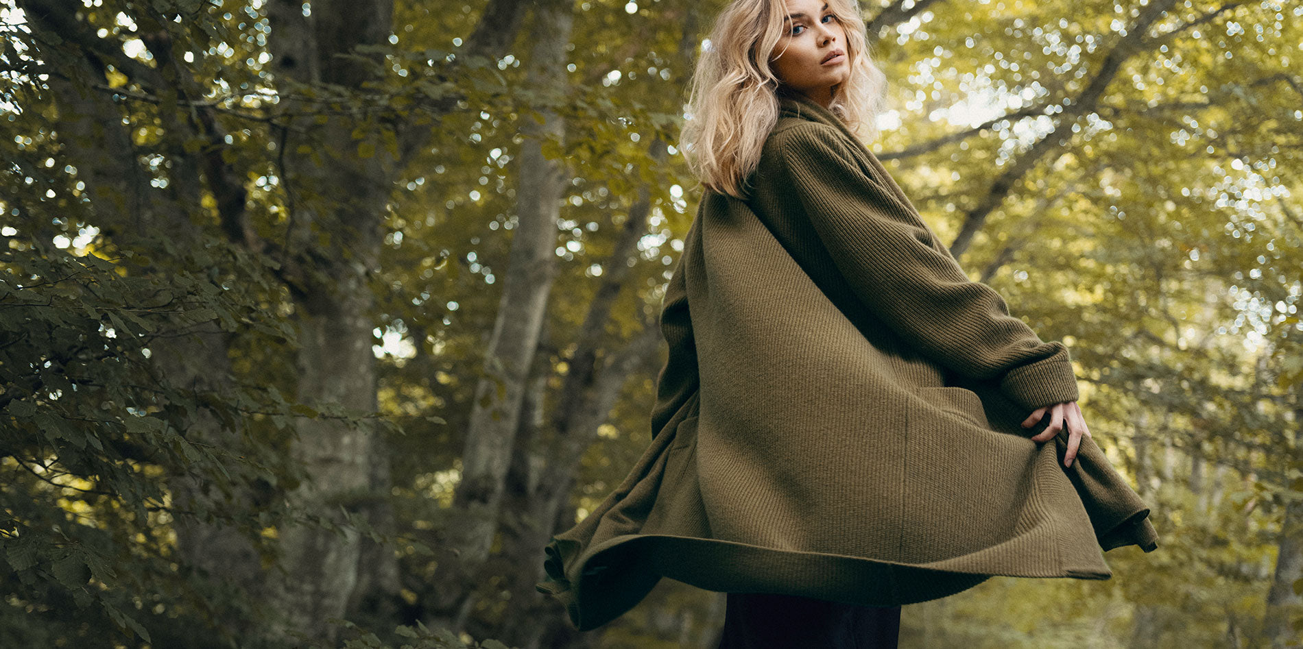 kashmina-fall-cashmere-coat-1900x947.jpg__PID:373fd60f-f099-48f8-bc52-c64e8e8a52d5