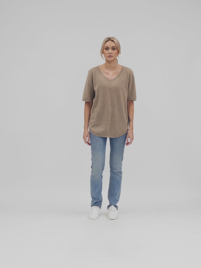 T-skjorte i 100% kashmir. "Iben", norsk design, kortermet kashmirgenser