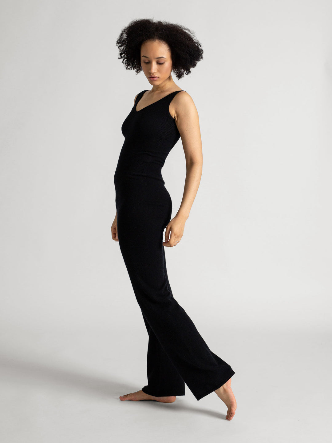 Kashmir jumpsuit "Savasana" i 100% kasjmir. Farge: Sort. Norsk design fra Kashmina.