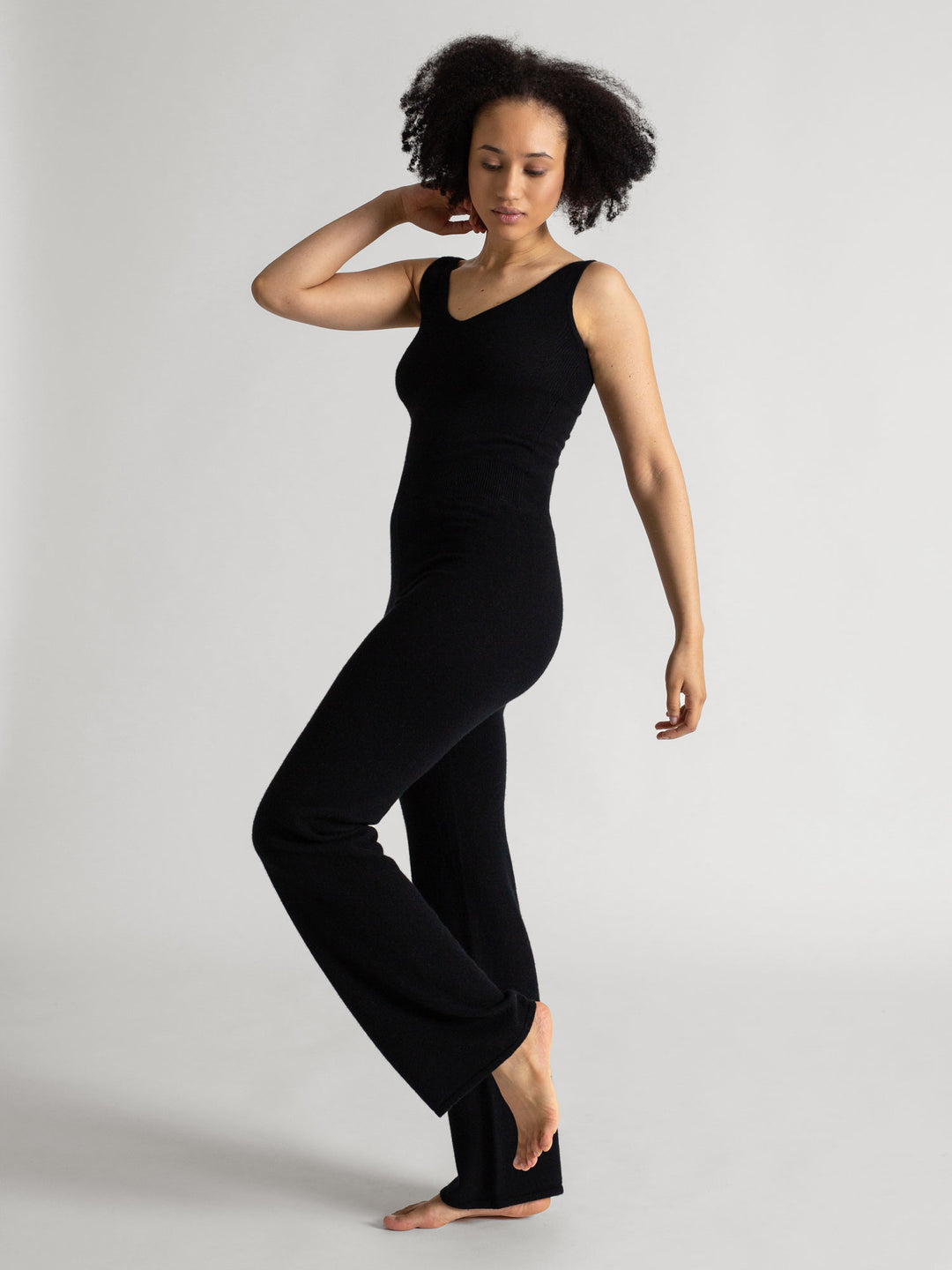 Kashmir jumpsuit "Savasana" i 100% kasjmir. Farge: Sort. Norsk design fra Kashmina.