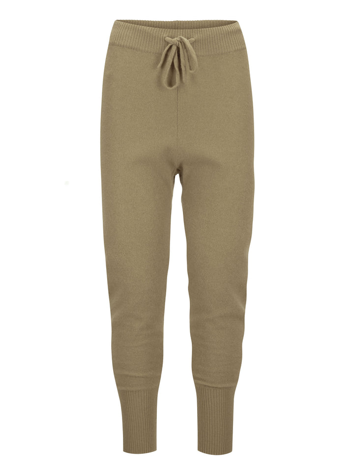 Kashmirbukse "Chill pants" i 100% kasjmirull. Farge: Olive. Norsk design fra Kashmina.