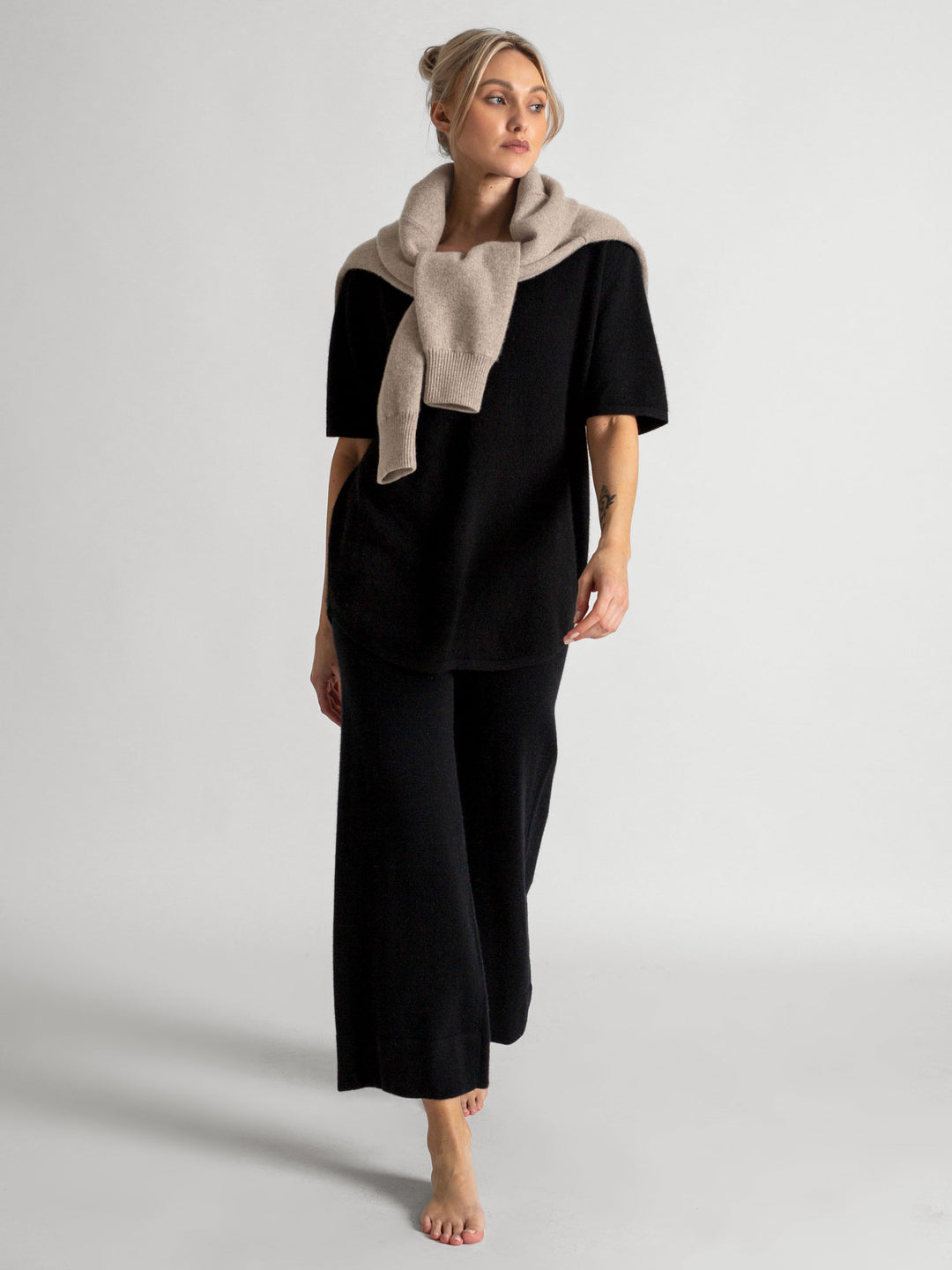 Kashmirbukse i 100% kasjmir. Farge: Sort. Norsk design fra Kashmina.