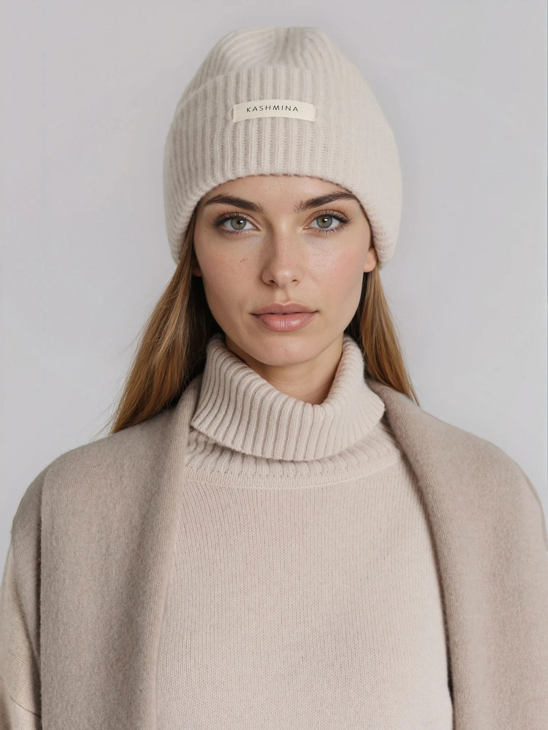 Cashmere lue i 100% ren kashmirull. Norsk design fra Kashmina. Farge: Cream.