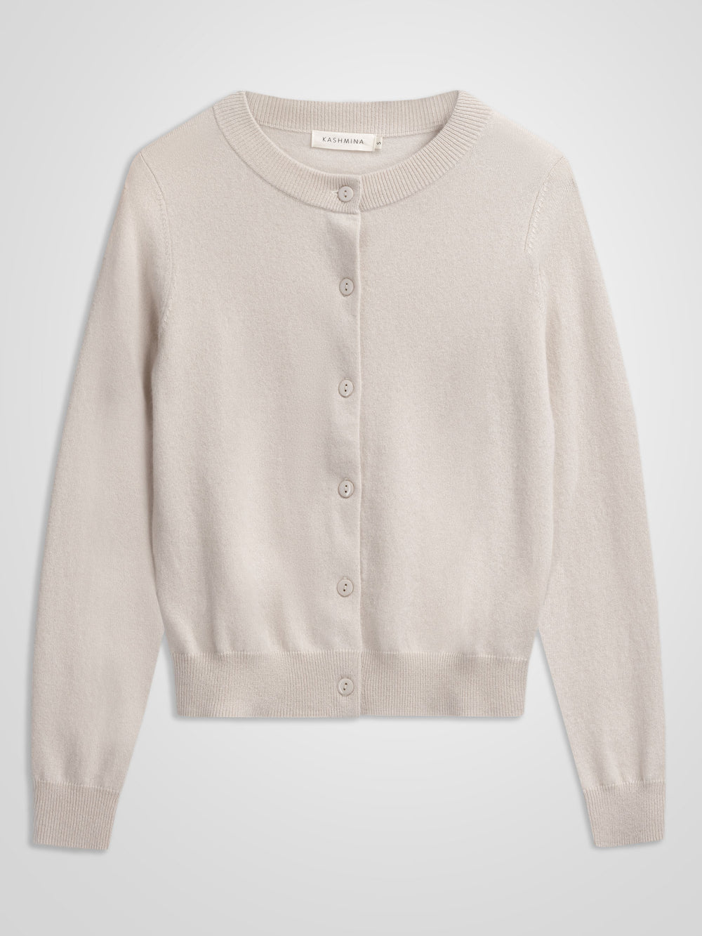 Kashmircardigan "Ingrid" i 100% ren kasjmirull. Norsk design fra Kashmina. Farge: Cream.