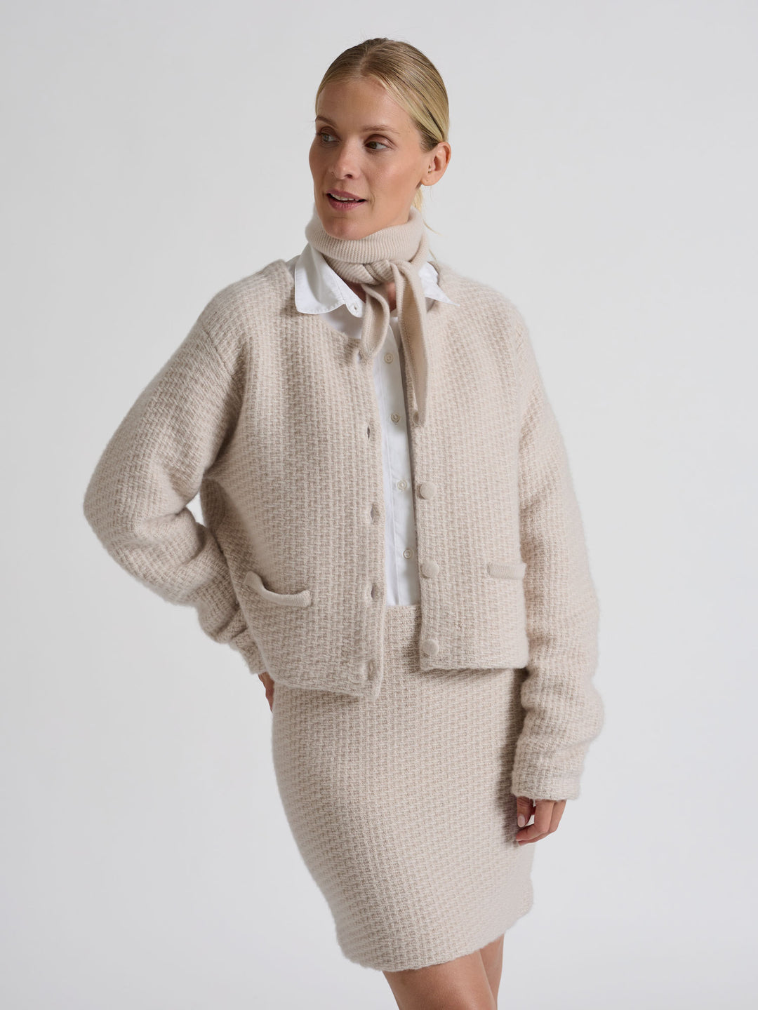 Kashmirjakke i 100% ren cashmere. Norsk design fra Kashmina. Farge: Cream