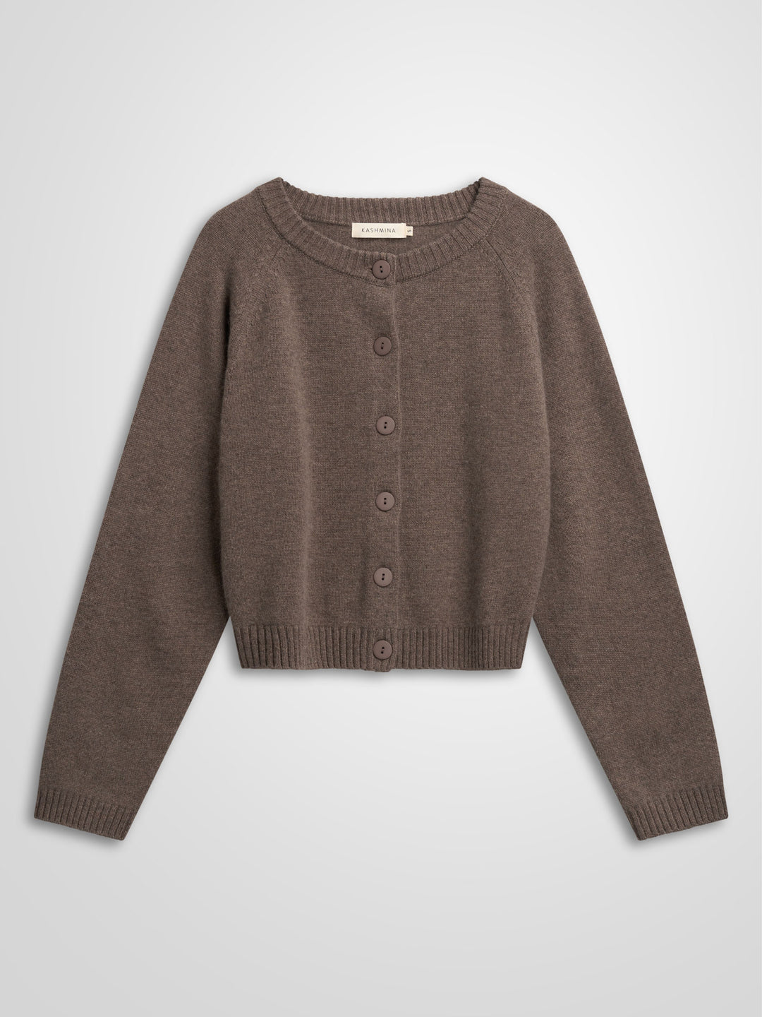 Kashmircardigan "Randi" i 100% ren kasjmirull. Norsk design fra Kashmina. Cashmere. Farge: Dark Toast.