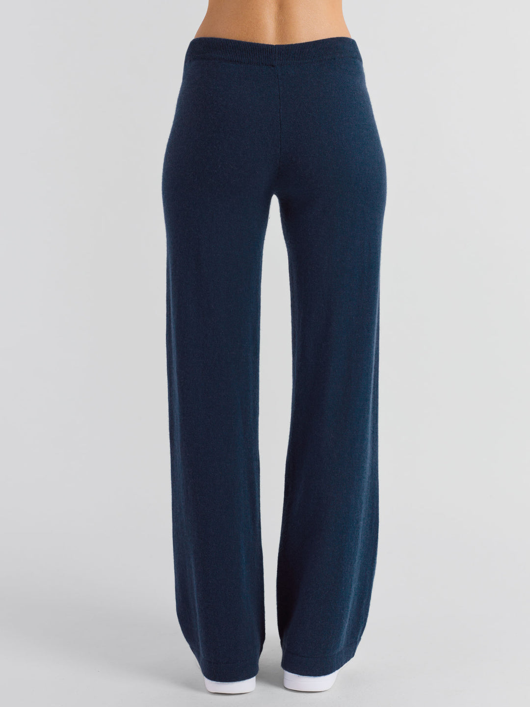 Kashmir bukse "Classic pants" i 100% kashmirull. Farge: Mountain Blue. Norsk design fra Kashmina.