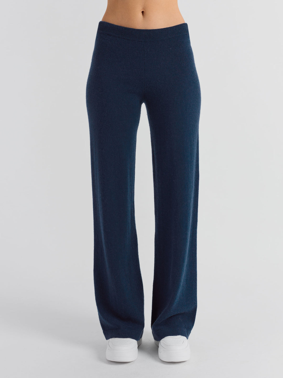Kashmir bukse "Classic pants" i 100% kashmirull. Farge: Mountain Blue. Norsk design fra Kashmina.