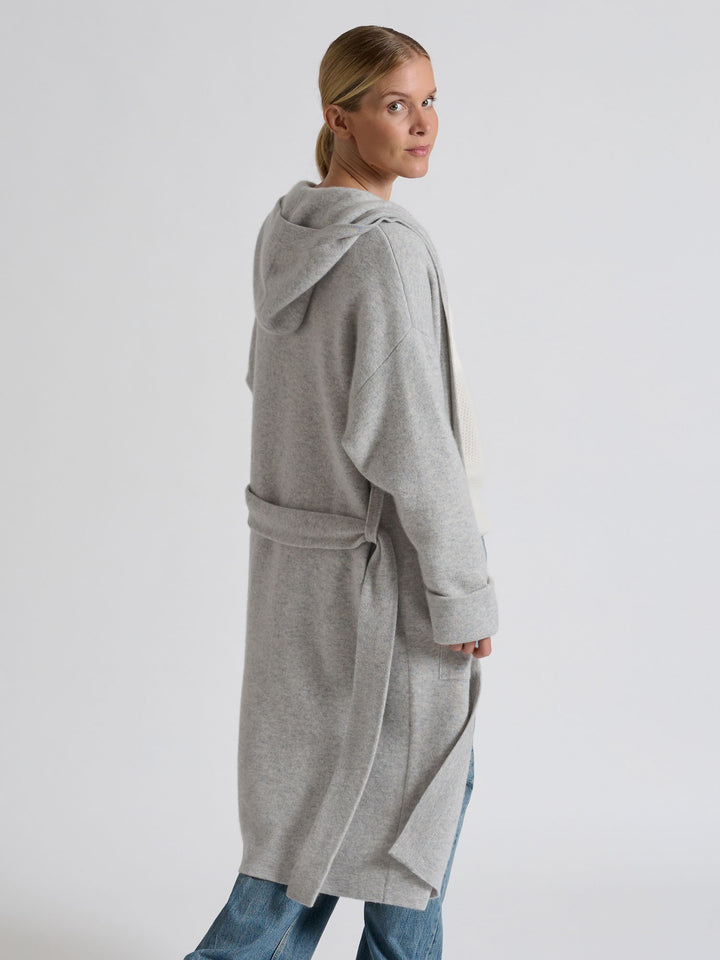 kashmirkåpe "Nora" fra Kashmina, 100% kashmir, lang cardigan, lys grå