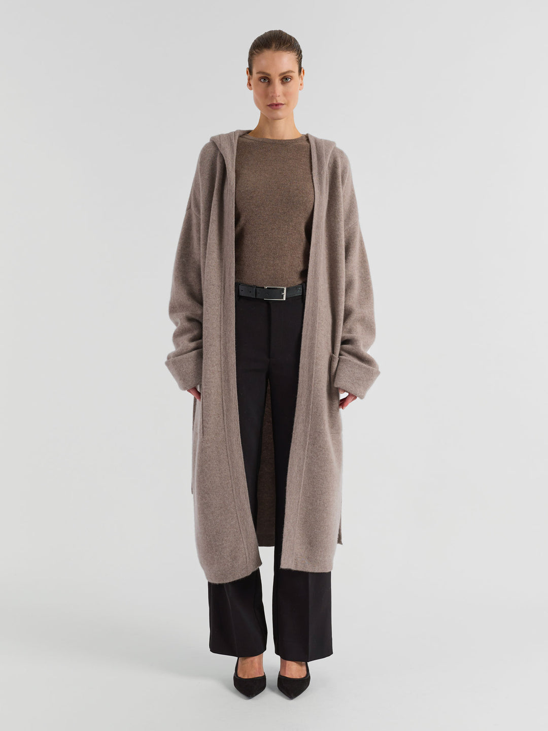 Kashmirkåpen "Nora" i 100% ren kashmir, Norsk design fra Kashmina. Farge: Toast, melert lys brun.