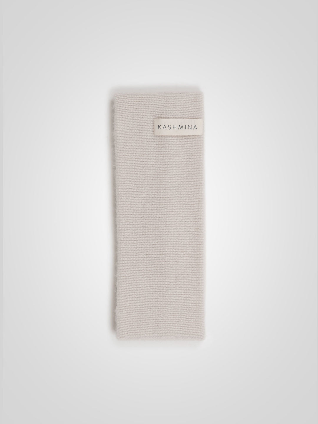 Pannebånd "Tiril" i 100 ren cashmere. Norsk design fra Kashmina. Farge: Cream.