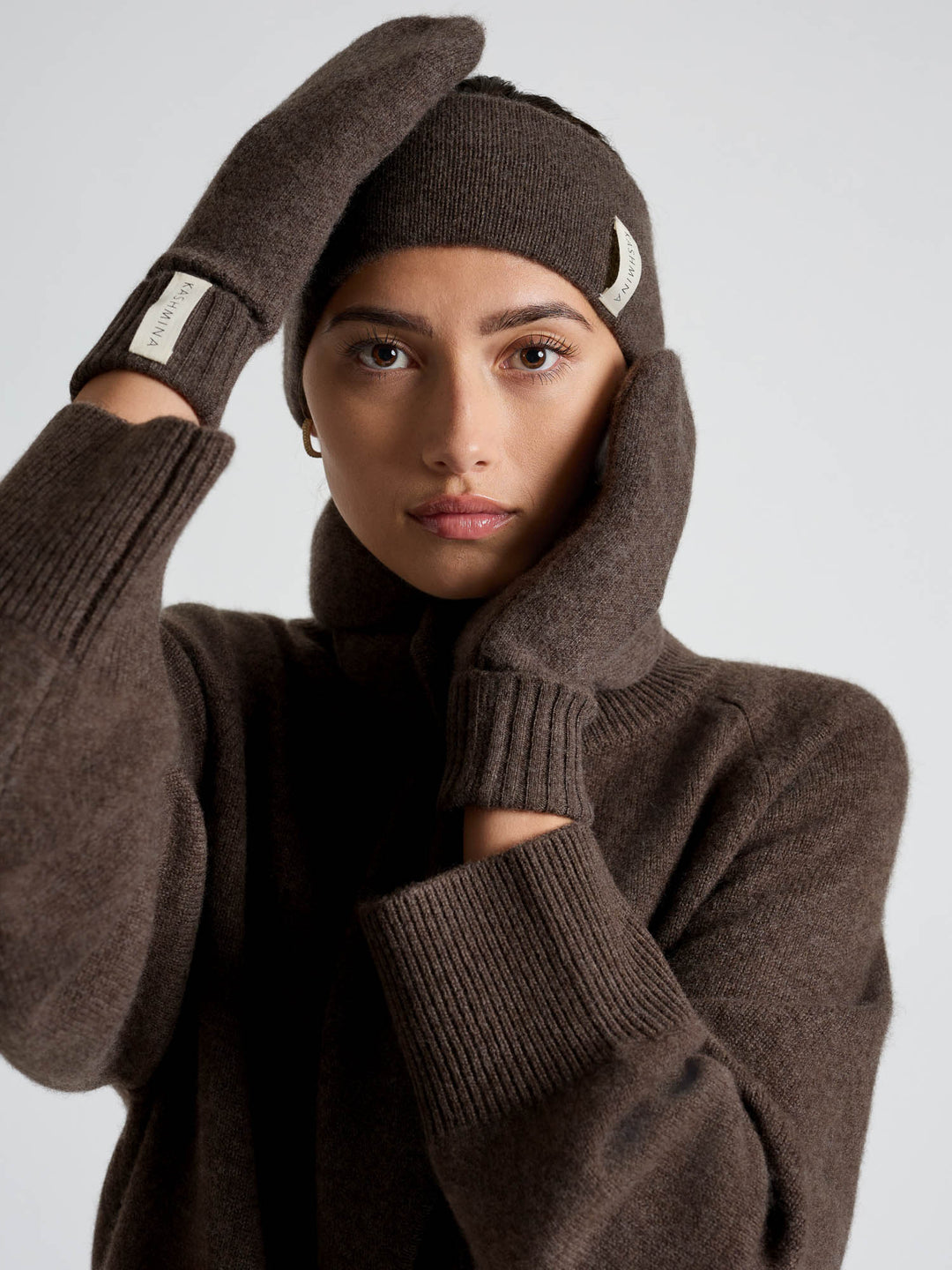 Pannebånd i kashmir "Tiril" - Dark brown