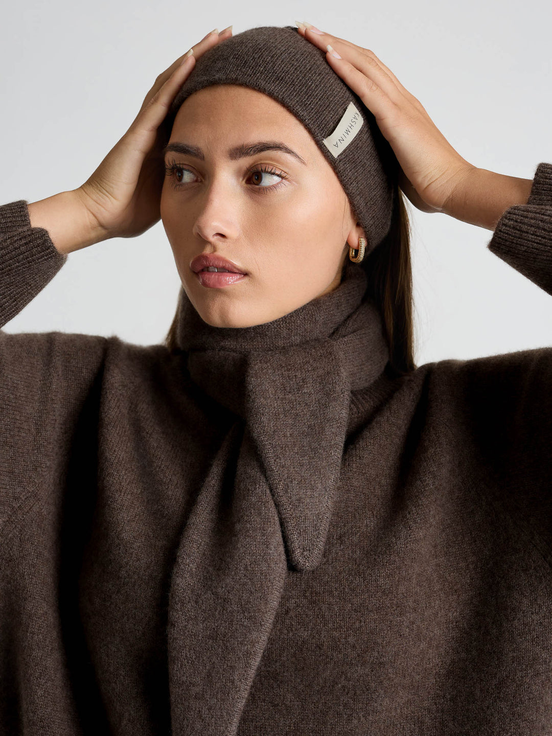 Pannebånd i kashmir "Tiril" - Dark brown