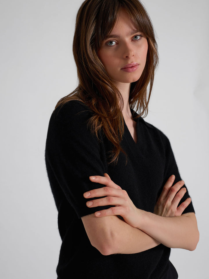 Cashmere piquet "Rikke" i 100% ren cashmere. Norsk design fra Kashmina. Farge: Sort.