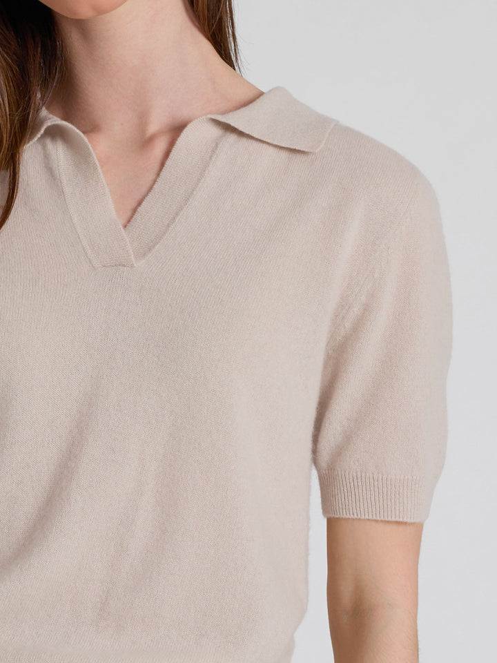 Cashmere piquet "Rikke" i 100% ren cashmere. Norsk design fra Kashmina. Farge: Cream.