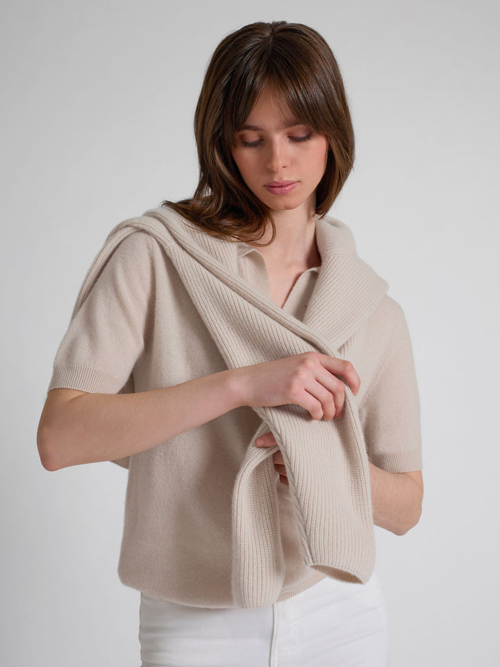 Cashmere piquet "Rikke" i 100% ren cashmere. Norsk design fra Kashmina. Farge: Cream.