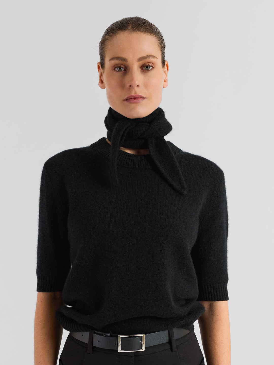 Cashmere skjerf "Alfie" i 100% ren cashmere. Norsk design fra Kashmina. Farge: Sort.