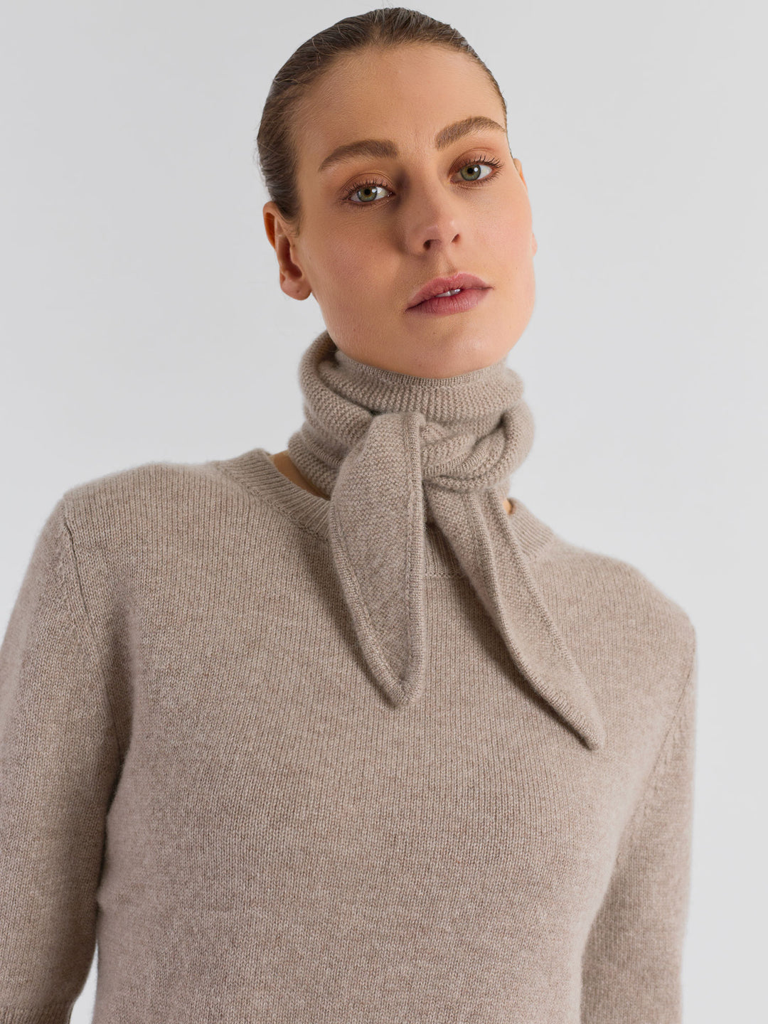 Cashmere skjerf "Alfie" i 100% ren cashmere. Norsk design fra Kashmina. Farge: Toast.