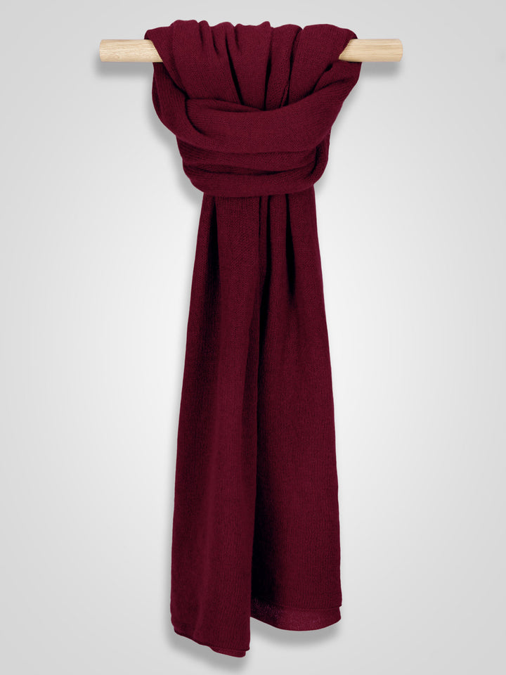 Lett og luftig kashmirskjerf "Flow" i 100% ren cashmere. Norsk design fra Kashmina. Farge: Bordeaux.