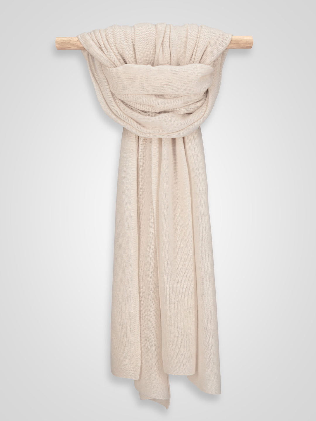 Kashmirskjerf "Flow" florlett skjerf i 100% ren kashmir. Norsk design fra Kashmina. Farge: Cream.
