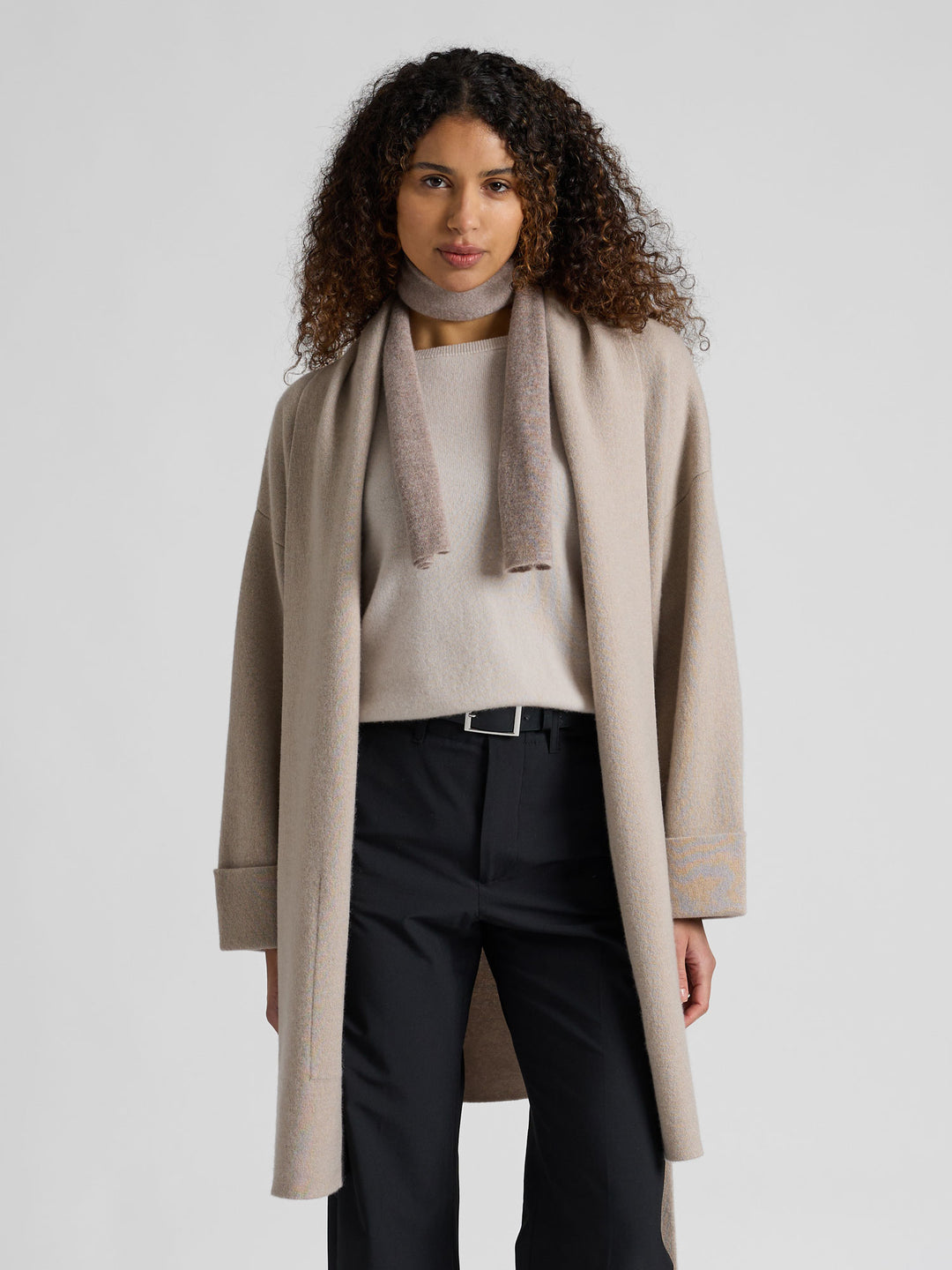 Kashmirgenser "Asta" i 100% ren kasjmirull. Norsk design fra Kashmina. Farge: Cream.