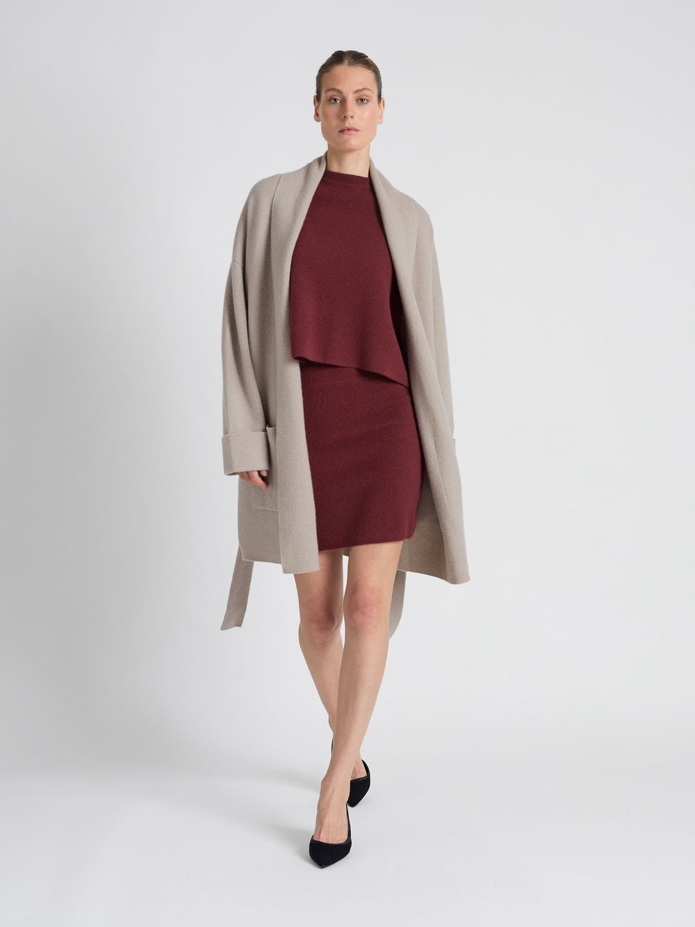 Kashmirskjørt "Olava" i 100% ren kasjmirull. Norsk design fra Kashmina. Farge: Bordeaux.