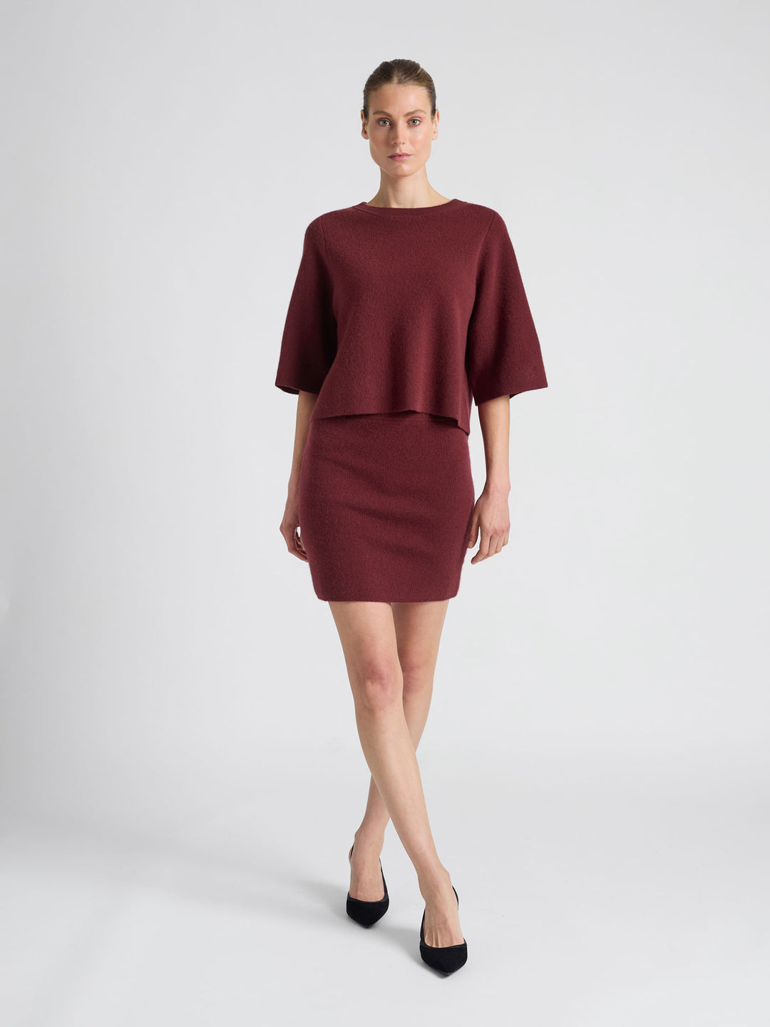 Kashmirskjørt "Olava" i 100% ren kasjmirull. Norsk design fra Kashmina. Farge: Bordeaux.