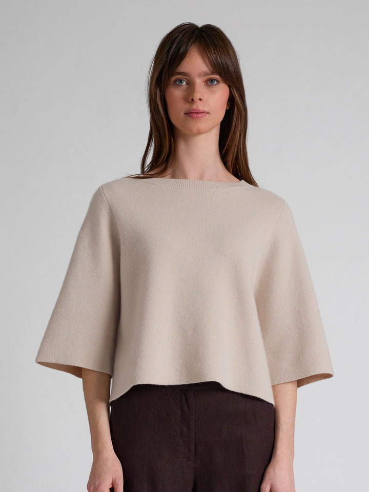 Kashmirgenser "Dina" i 100% ren kasjmirull. Norsk design fra Kashmina. Farge: Cream.