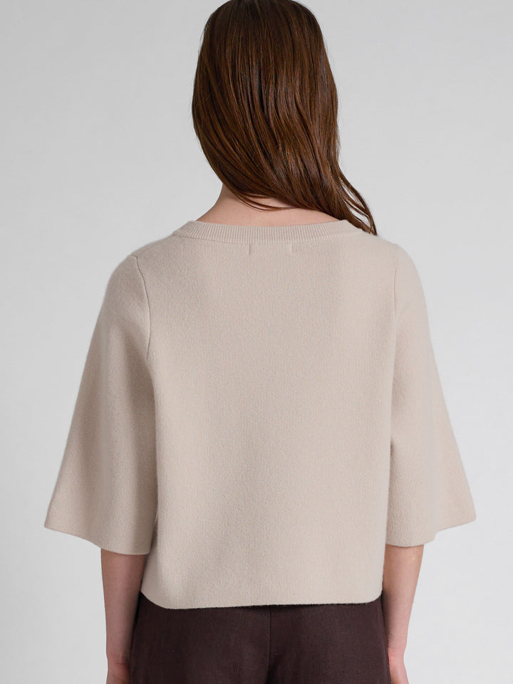 Kashmirgenser "Dina" i 100% ren kasjmirull. Norsk design fra Kashmina. Farge: Cream.