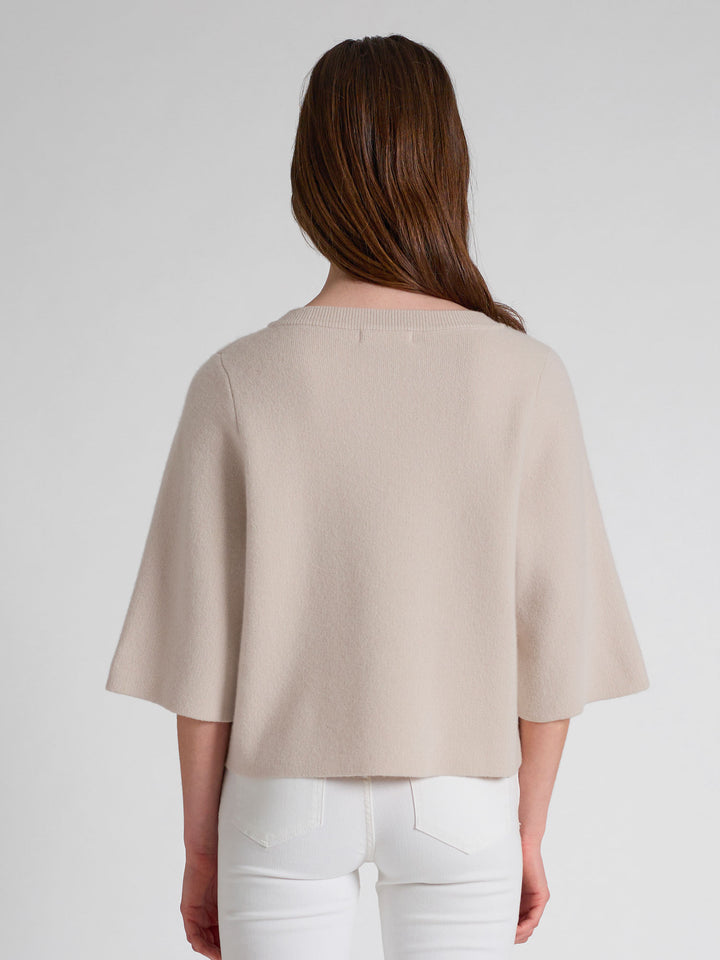 Kashmirgenser "Dina" i 100% ren kasjmirull. Norsk design fra Kashmina. Farge: Cream.