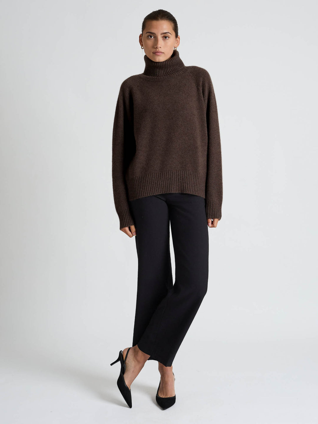 Kashmirgenser med høy hals "Milano" - dark brown
