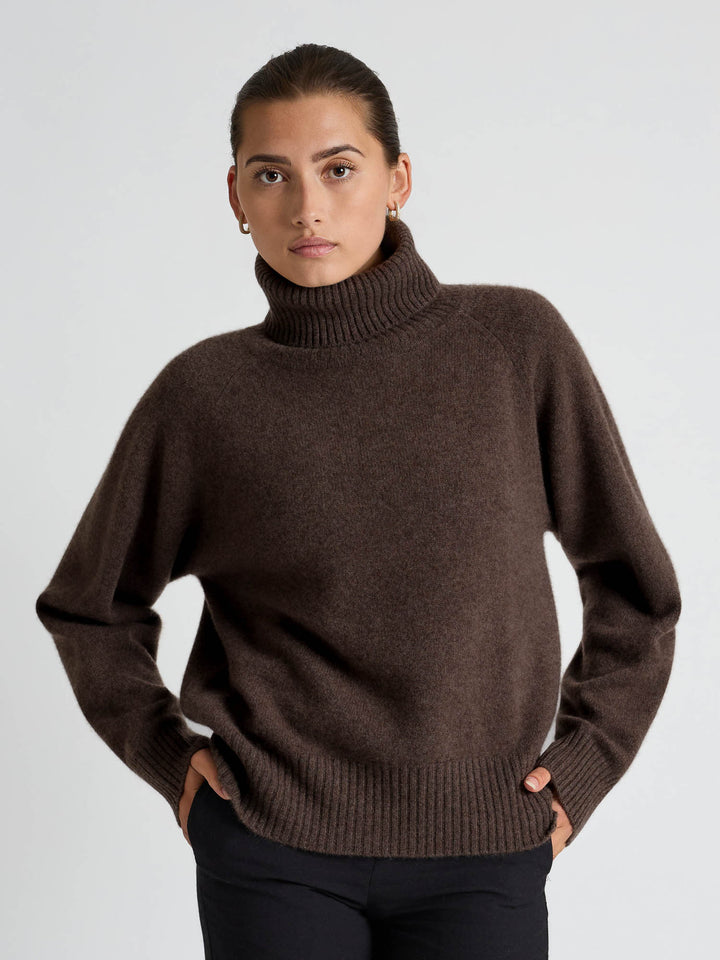 Kashmirgenser med høy hals "Milano" - dark brown