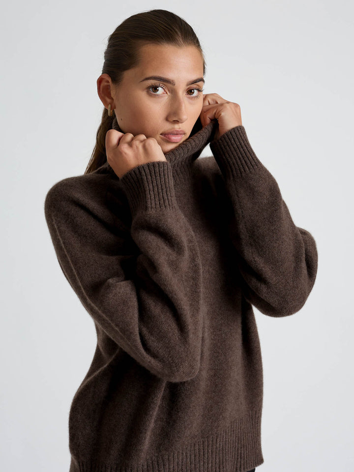 Kashmirgenser med høy hals "Milano" - dark brown