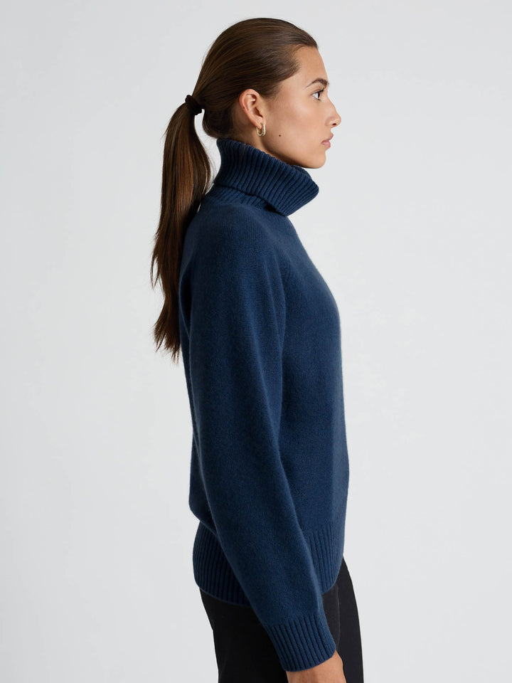 Kashmirgenser med høy hals "Milano" - mountain blue