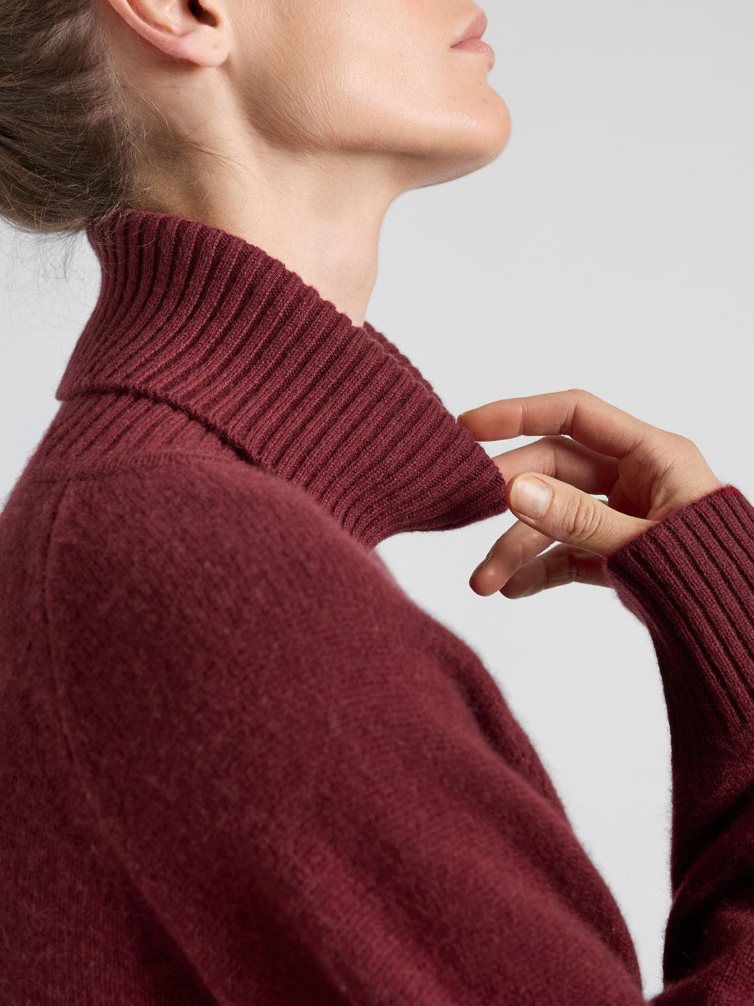 Høyhalset tykk kashmirgenser Milano i 100% kashmir, cashmere. Norsk design fra Kashmina. Farge: Bordeaux.