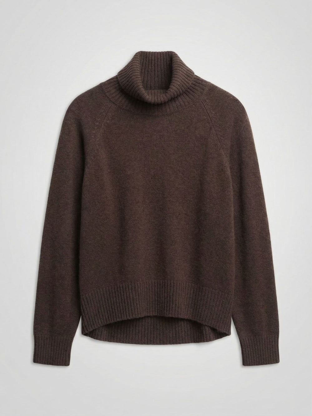 Høyhalset tykk kashmirgenser milano i 100% kashmir fra Kashmina. Farge Dark Brown. Norsk design.