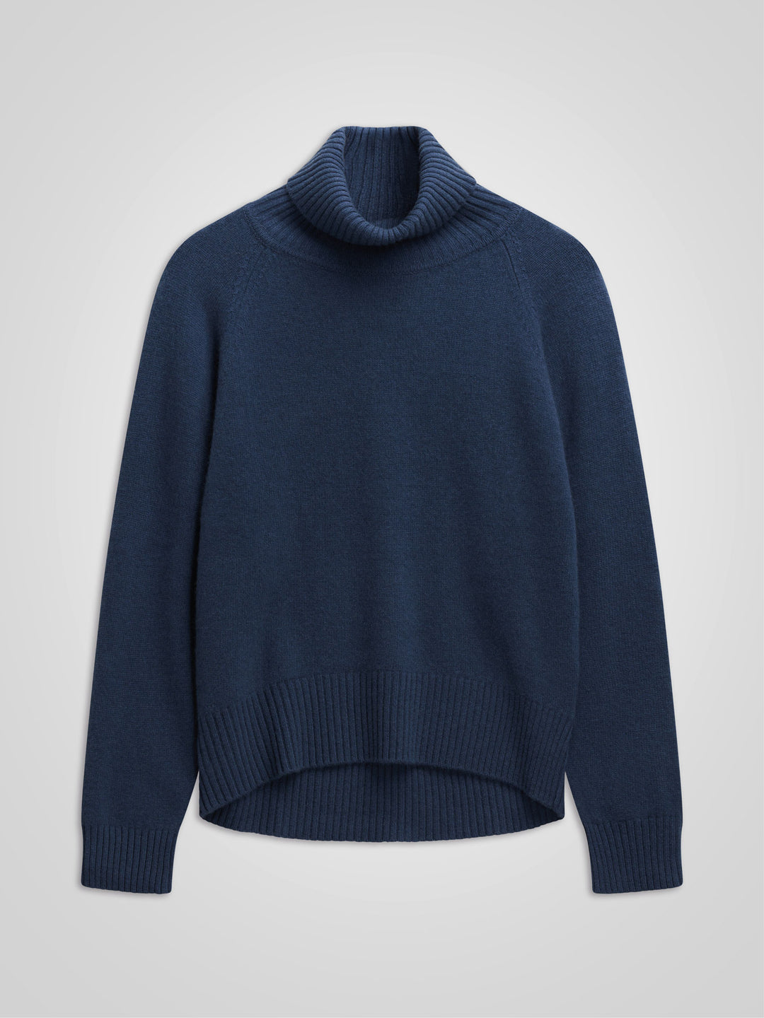 Høyhalset tykk kashmirgenser "Milano" i 100% ren cashmere. Norsk design fra Kashmina. Farge; Mountain blue.