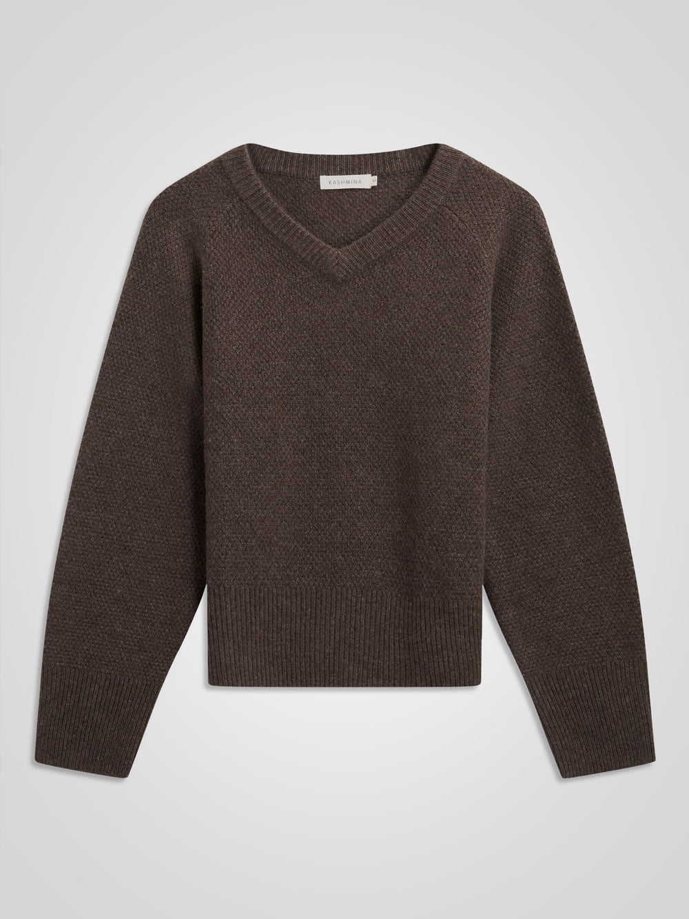 Kashmirgenseren "Selma" i 100% ren cashmere. Norsk design fra Kashmina. Farge: Dark Brown.