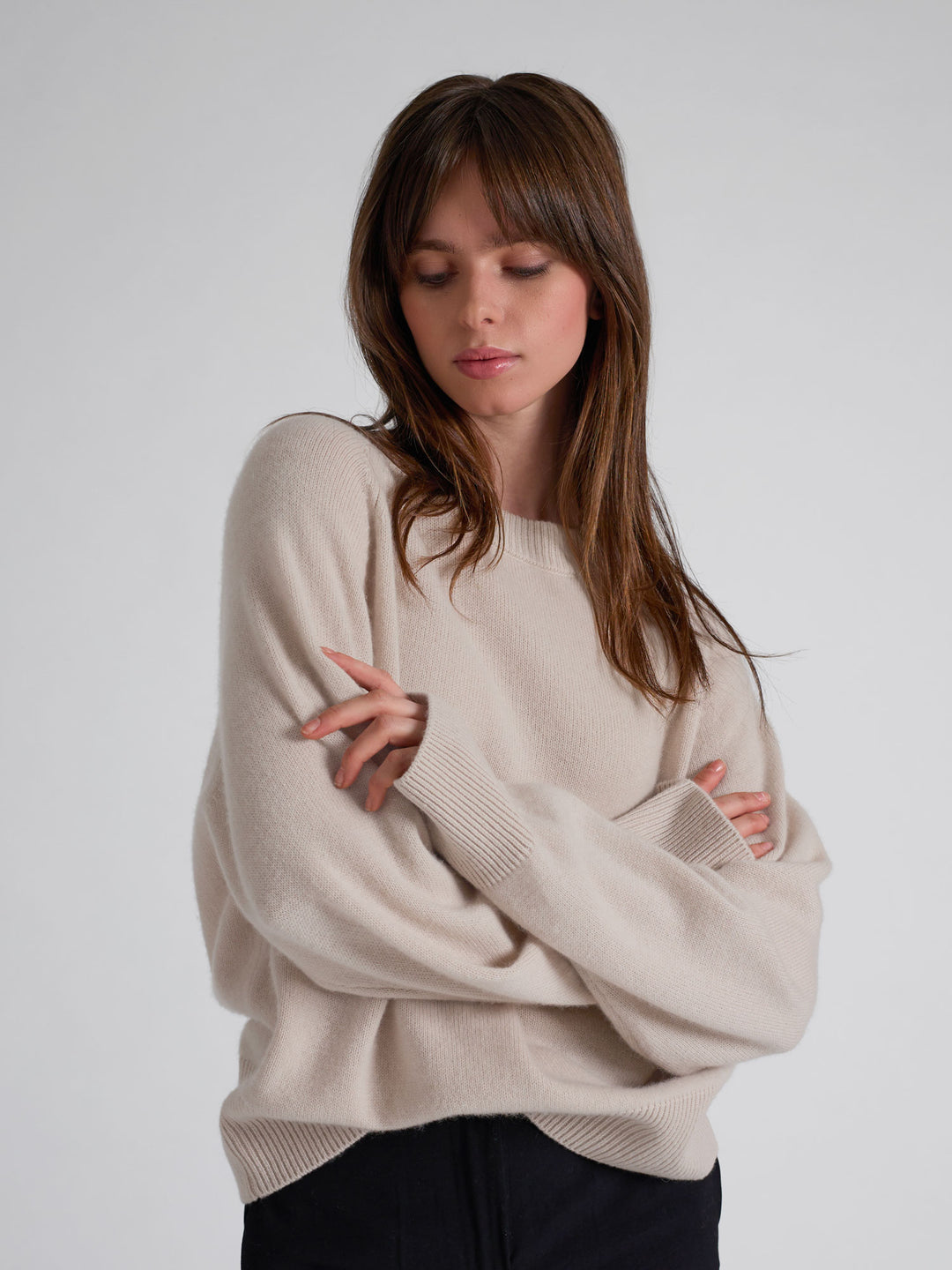 Kashmirgenser "Signy" i 100% ren kasjmirull. Norsk design fra Kashmina. Farge: Cream.