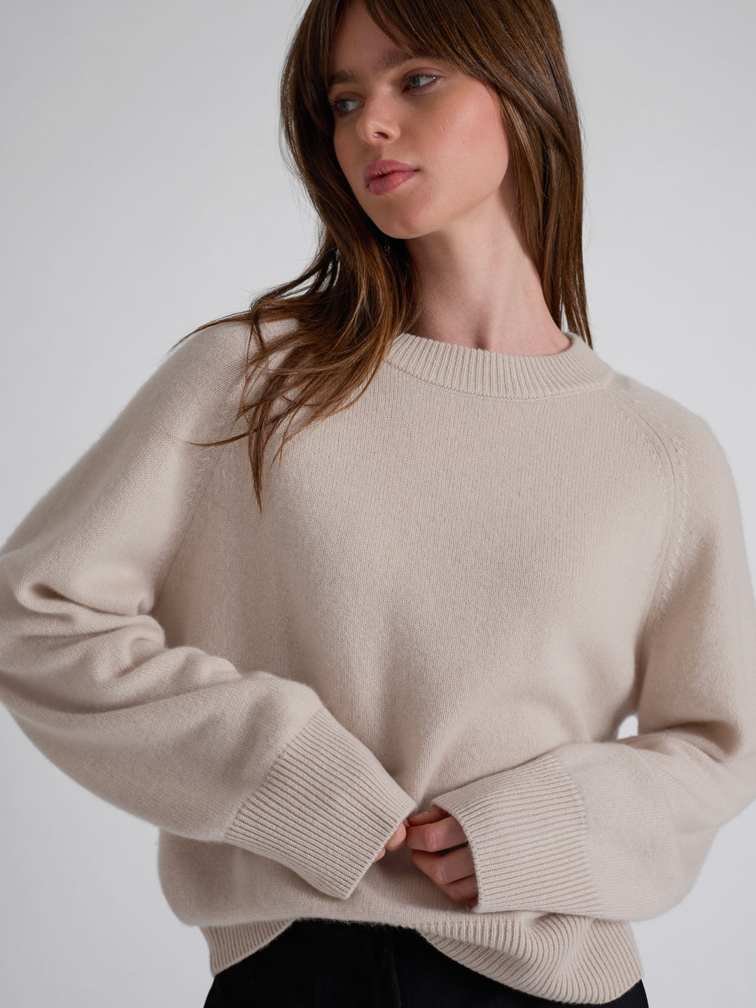 Kashmirgenser "Signy" i 100% ren kasjmirull. Norsk design fra Kashmina. Farge: Cream.