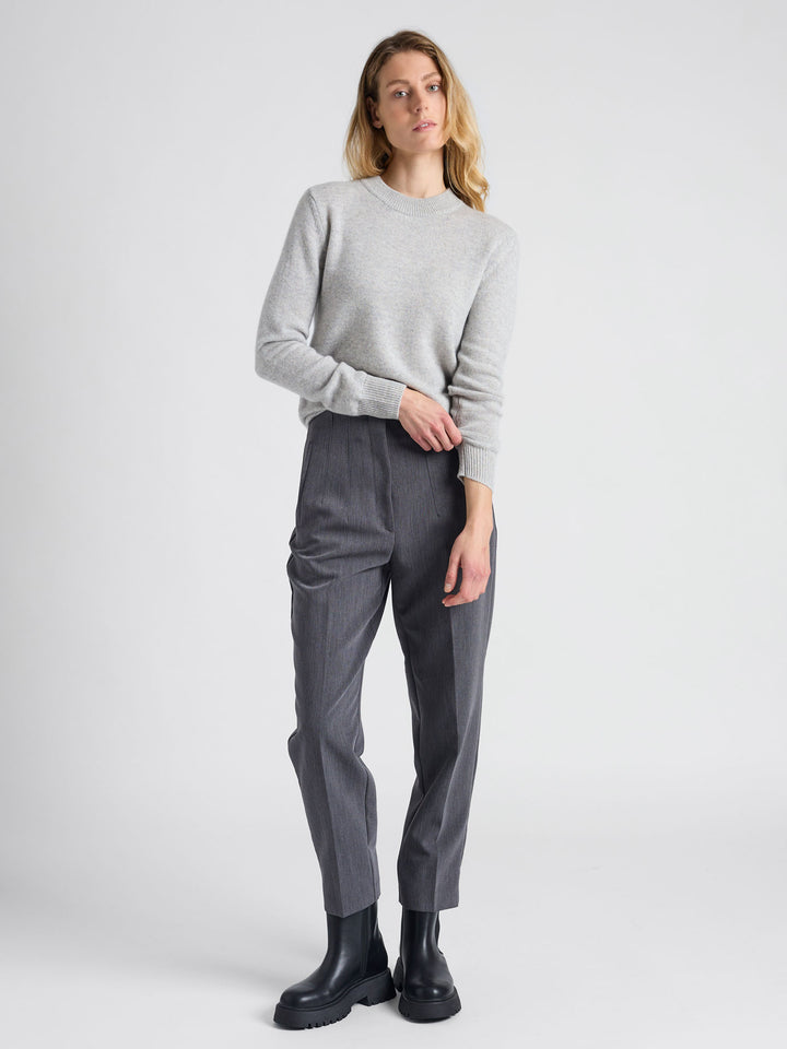"Sofia long" kashmirgenser i 100% ren kashmir, cashmere. Norsk design fra Kashmina. Farge: Lys Grå.