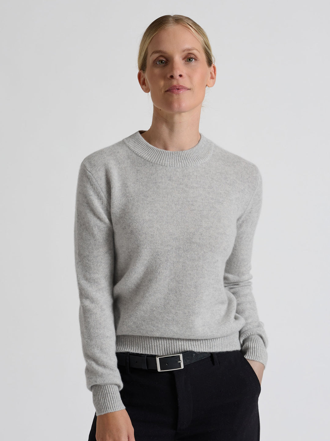 "Sofia long" kashmirgenser i 100% ren kashmir, cashmere. Norsk design fra Kashmina. Farge: Lys Grå.