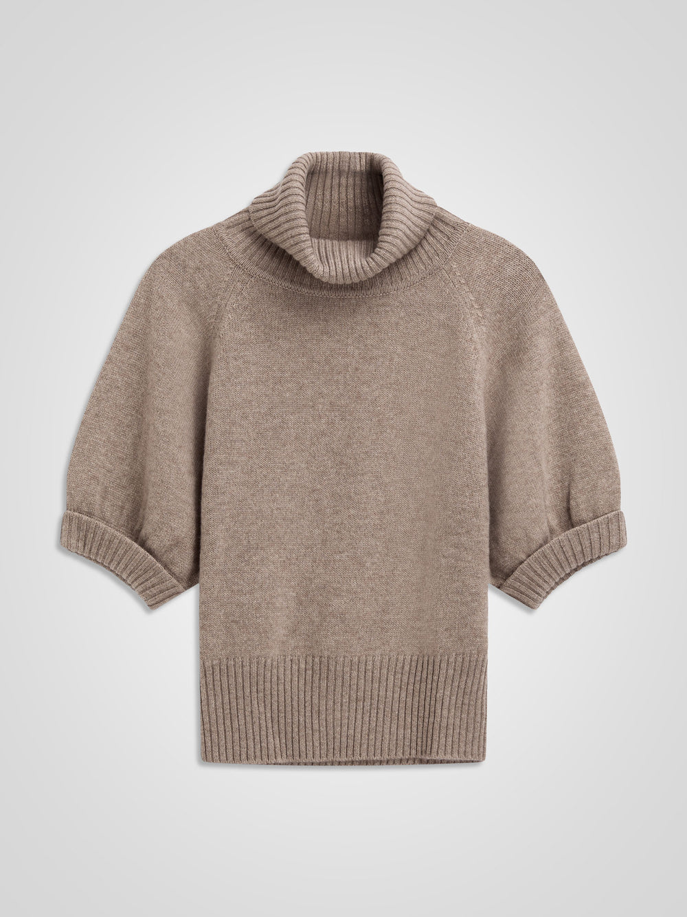 Kortermet kashmirgenser med høy hals i fargen Toast, melert brun. 100% kasjmirull. Norsk design fra Kashmina.