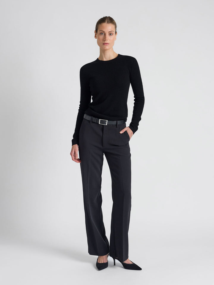 Tettsittende kashmirgenser, "unni" i 100 ren kasjmirull, cashmere. Norsk design fra Kashmina. Farge Sort.