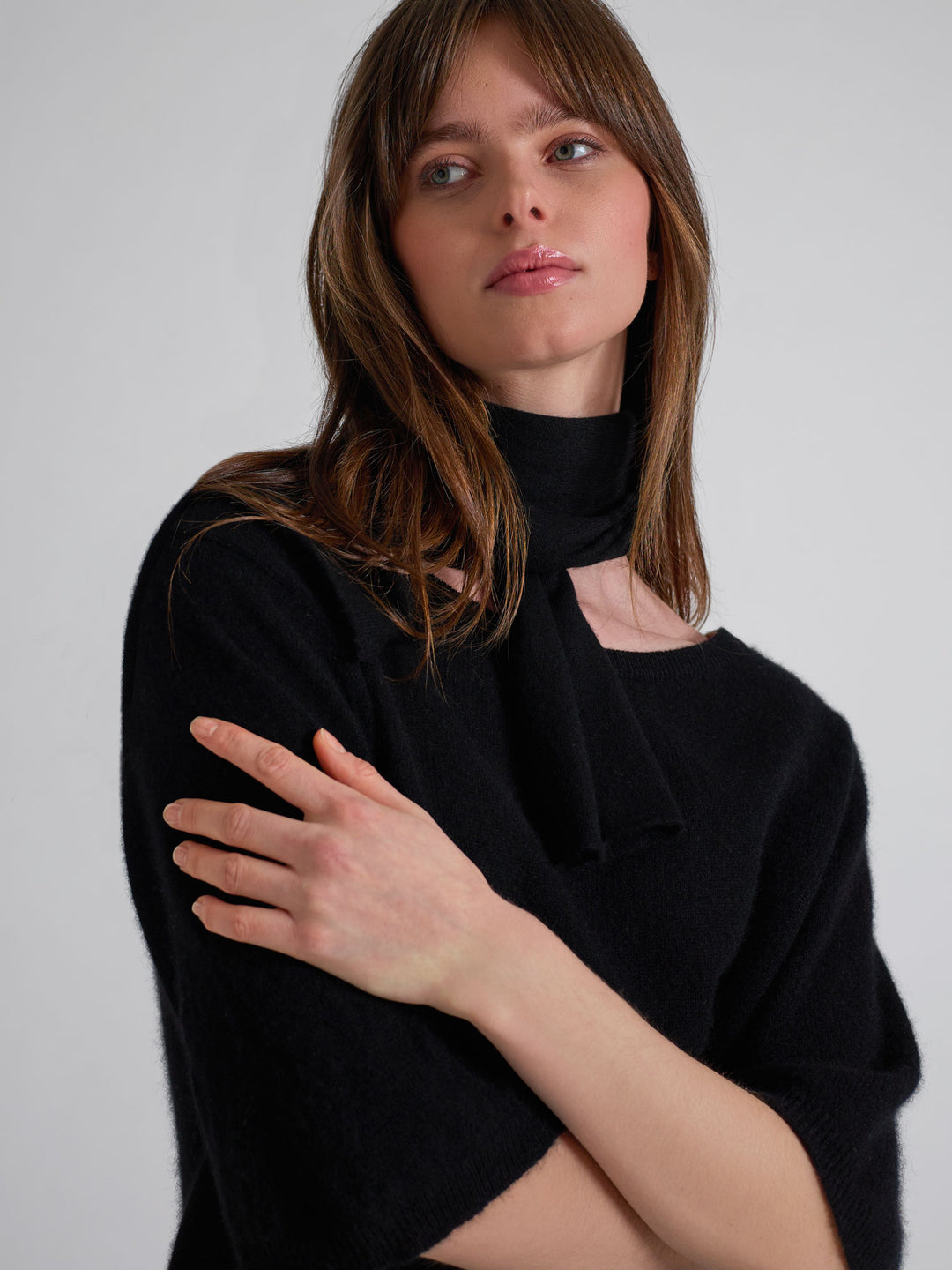 Kashmirtop "Vaar" i 100% ren cashmere. Norsk design fra Kashmina. Farge; Sort.