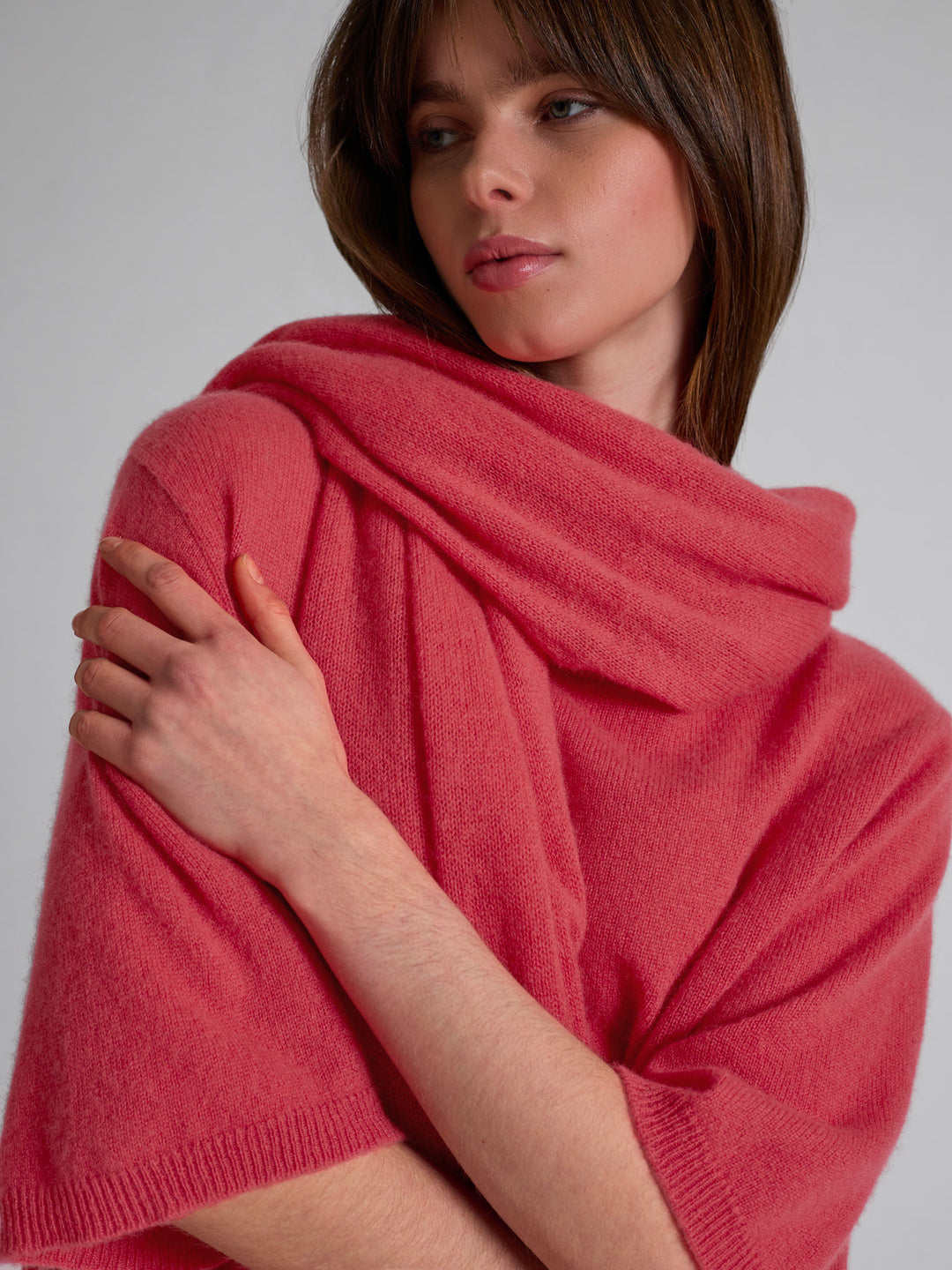 Kashmirtop "Vaar" i 100% ren cashmere. Norsk design fra Kashmina. Farge; Coral.